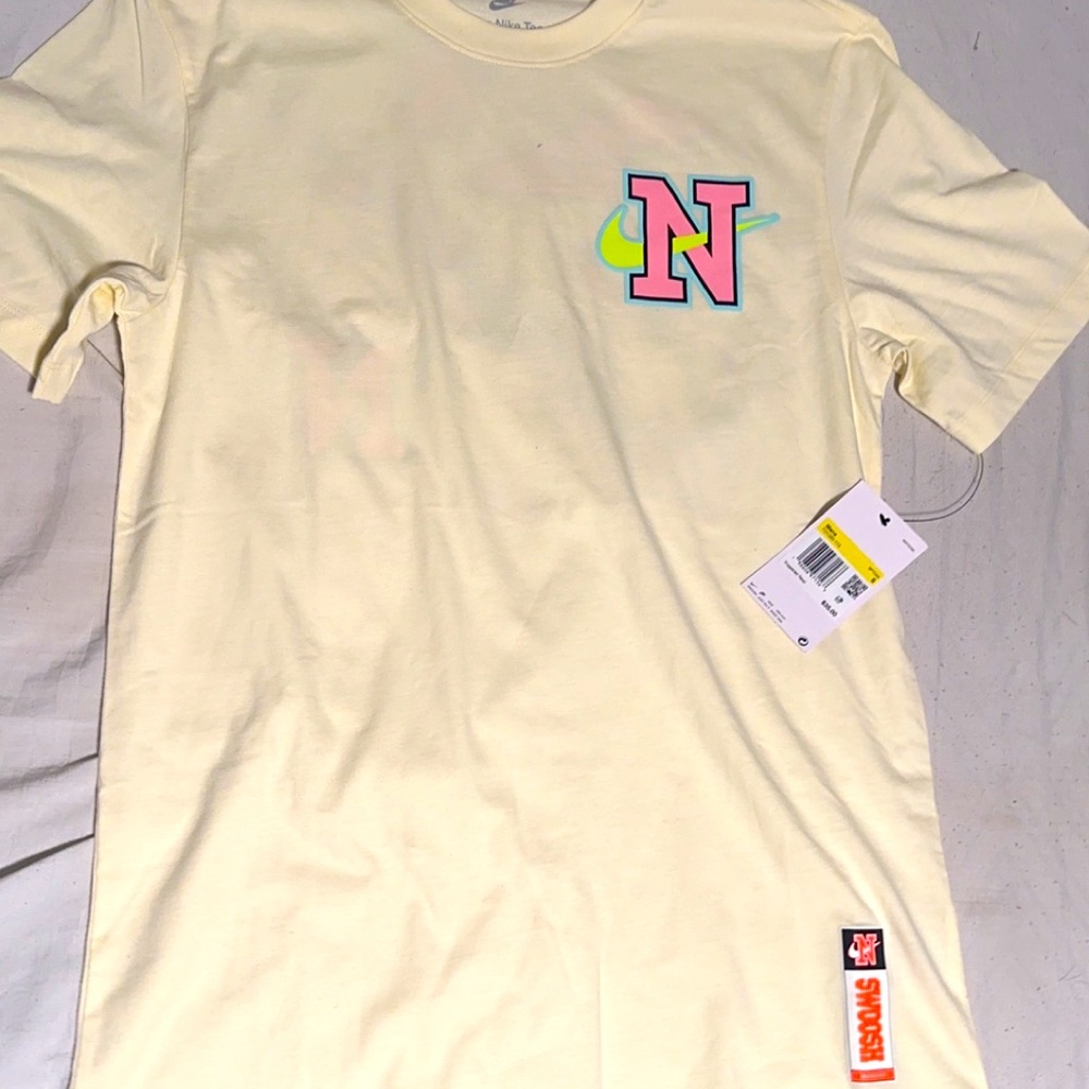 Cream Nike Tee VTG  Size Small